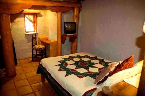 laughing horse inn taos
